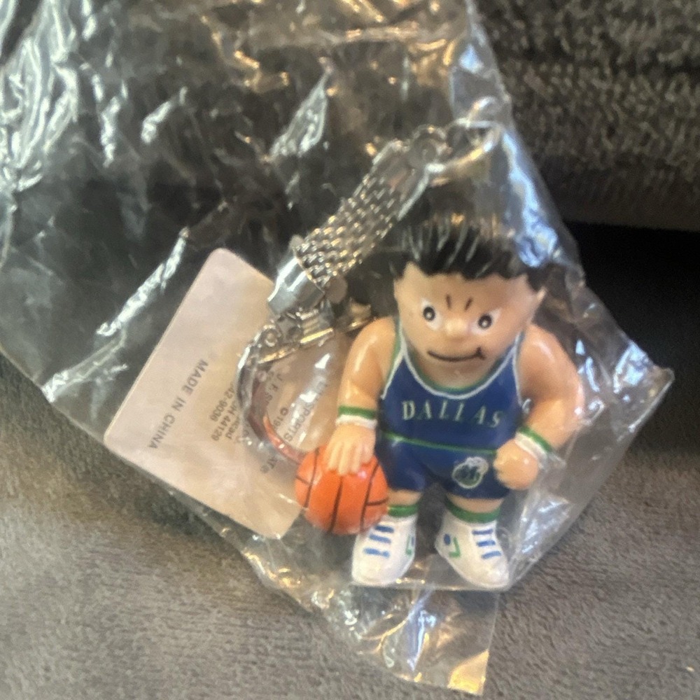 1988 Lil Sports Brat Dallas Mavericks NBA Basketball Keychain Sealed